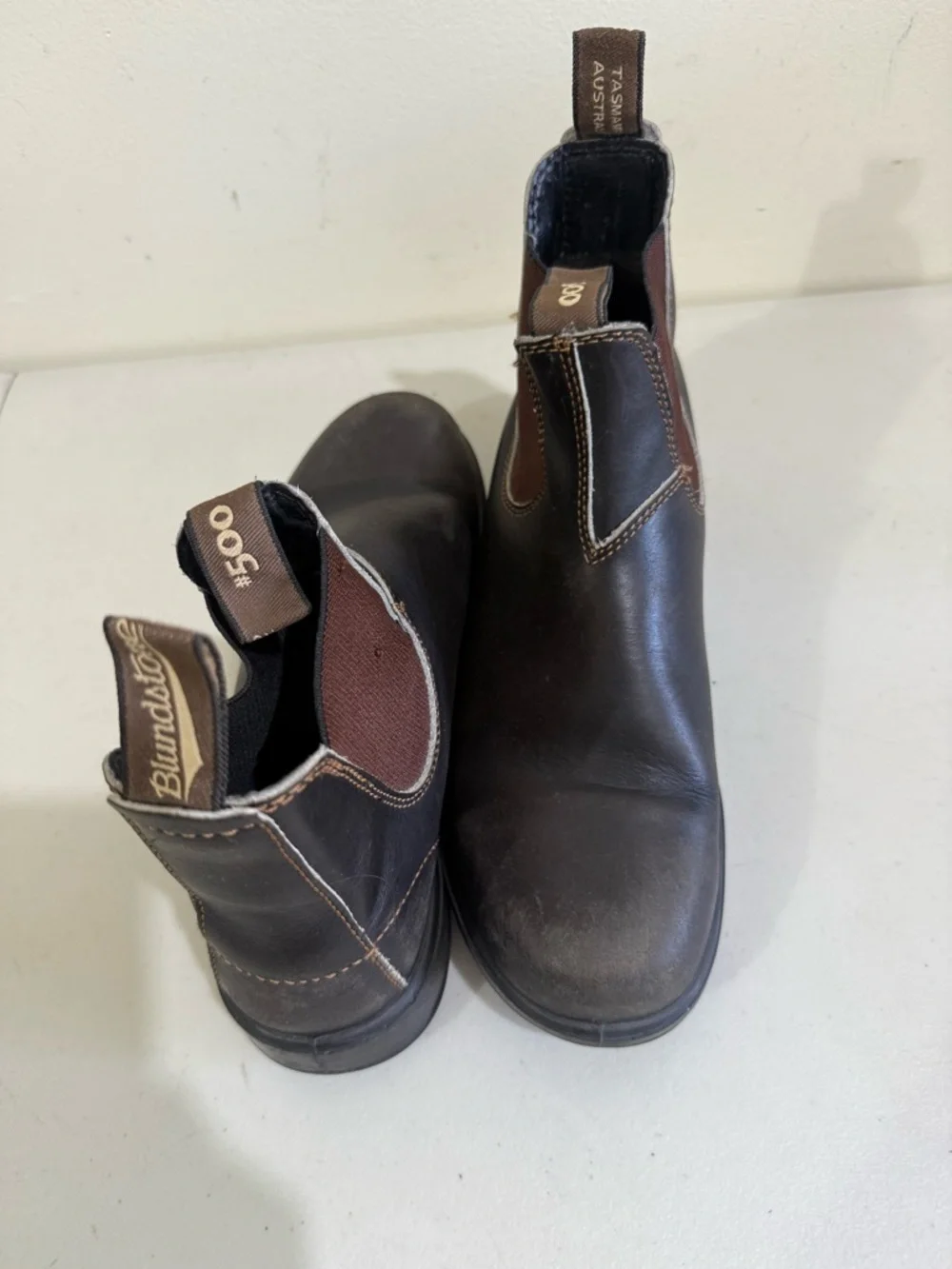 Blundstone Brown Chelsea Pull-On Boots with Tan Panels
